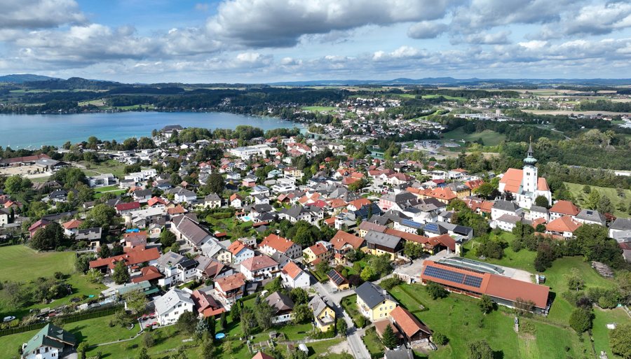 File:Schörfling am Attersee - Ortsansicht.JPG
