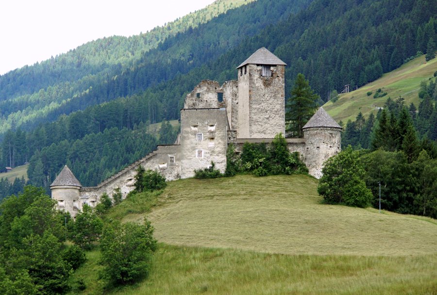 File:Austria-01290 - Burg Heinfels (21866154616).jpg