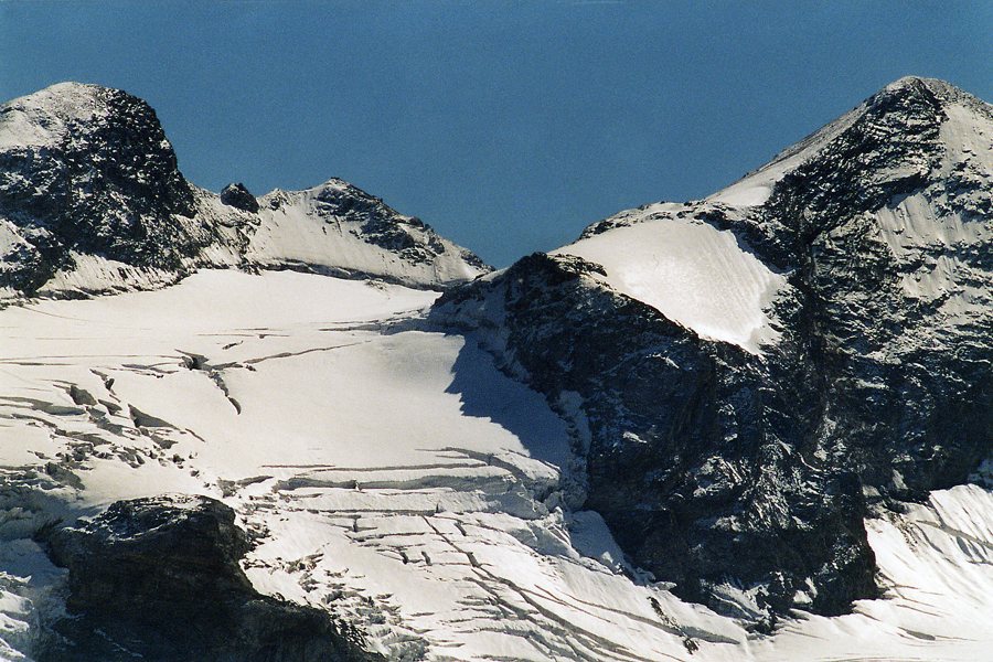 Paesaggio alpino innevato in Alto Adige